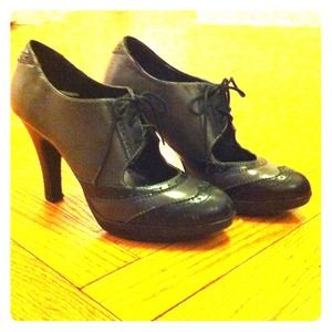 On hold for Katykat559 Great Oxford Pumps!