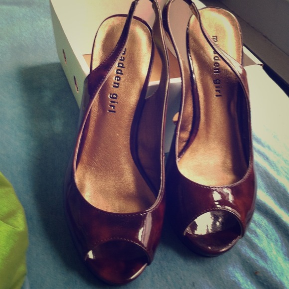 Madden Girl peep toe heels!!!