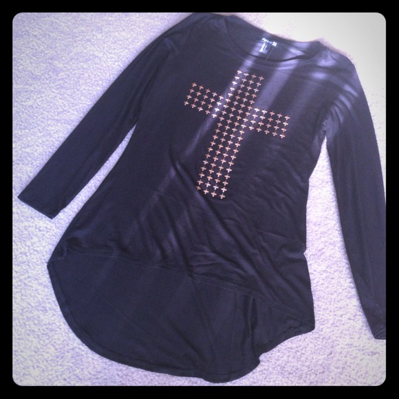 RESERVED! NWT Forever 21 Hi-Lo Shirt w/Cross