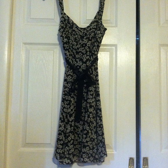 Intuition size 4 black & white dress reduced