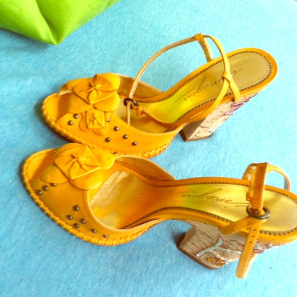 Wedge heels! NWT! Real leather! Vince Camuto!