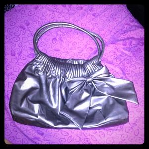 American eagle silver/metallic purse! 🎀