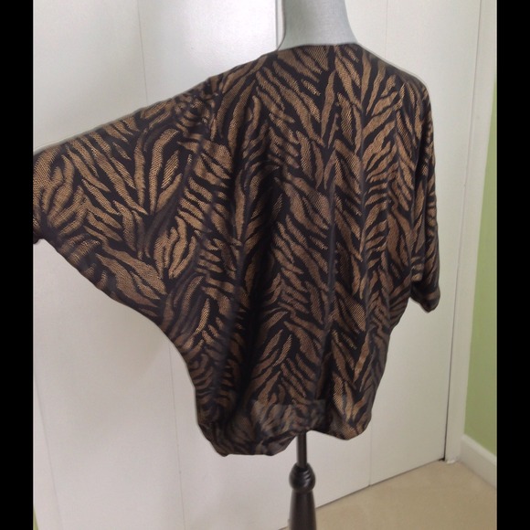 NWOT Victoria Secret shrug. - Picture 2 of 4
