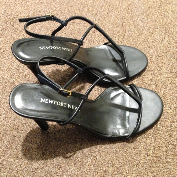 Sandal black with 3 inches heel