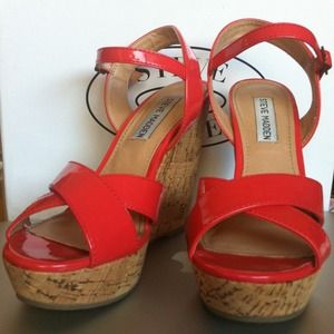 Steve Madden Takkenn Coral Patent