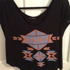 SOLD🚫🚫Black flowy tribal print top