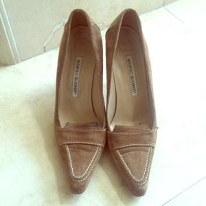 MONOLO BLAHNIK SUEDE STITCH PUMPS