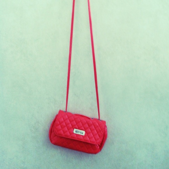 ⭐Coral Kenneth Cole Quilted Purse⭐
