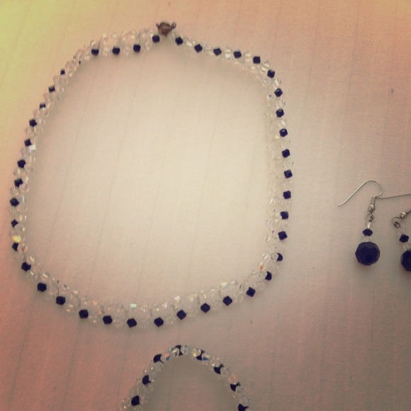 Necklace, bracelet and earring set