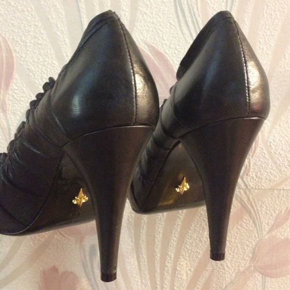 Pour' La Victoire All Leather Rucched High Heels - Picture 2 of 4