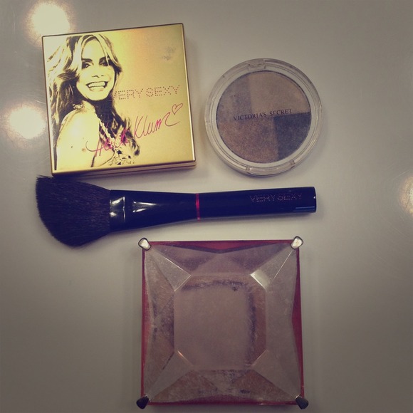 4 Piece Victoria Secret Make Up Set