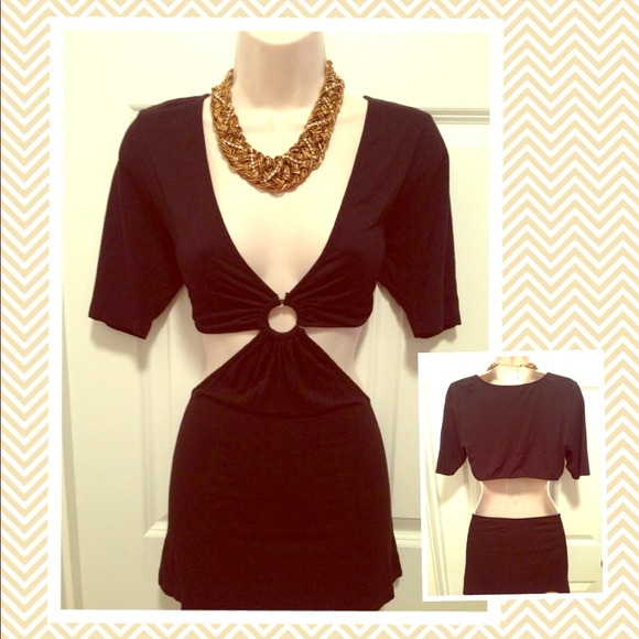 Cut out black top with ring accent