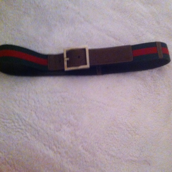 Gucci belt . Brown leather..