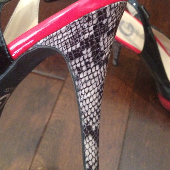 Color block heels - Picture 2 of 2
