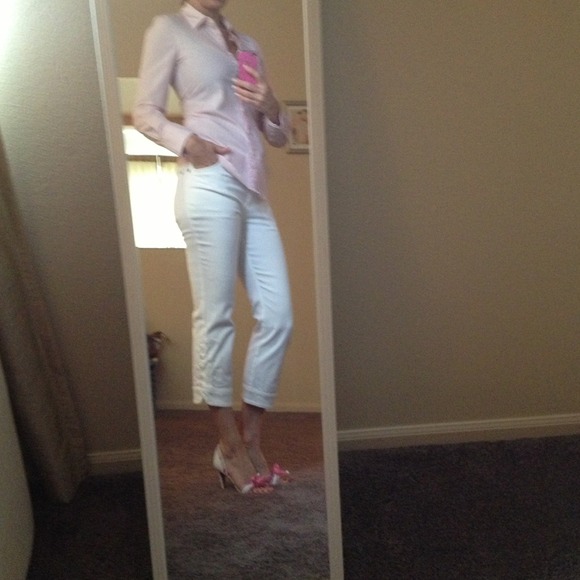 White Capri pants