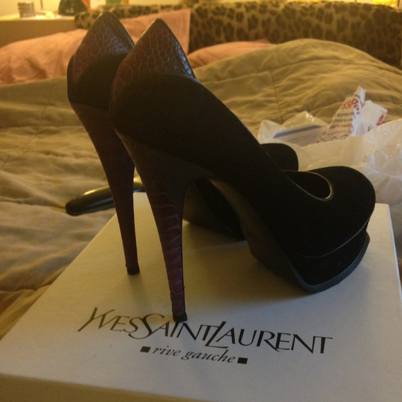 Yves Saint Laurent pumps