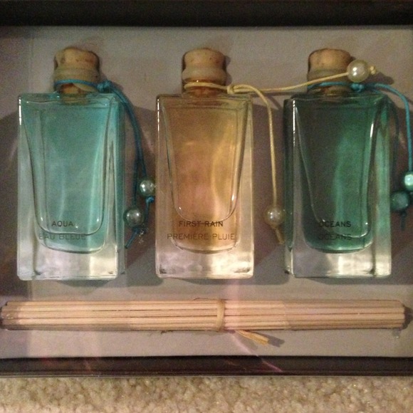 SOLD IN BUNDLE Reed diffusers - Picture 2 of 3