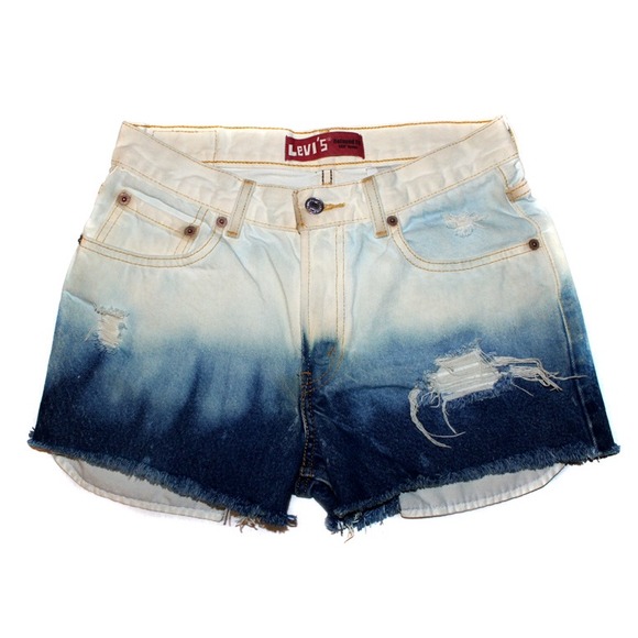 *S🚫LD* HIGH WAISTED LEVI DENIM SHORTS