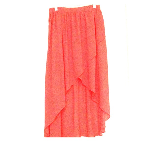 Hi-low salmon colored skirt