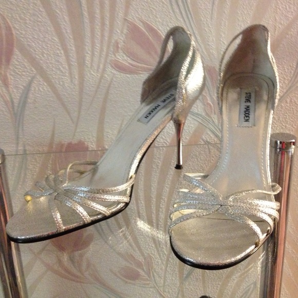 Steve Madden Silver Crackle Leather Stilettos - Picture 2 of 4