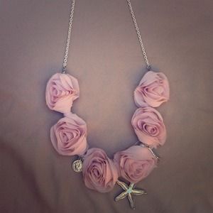 Elegant pink rose necklace