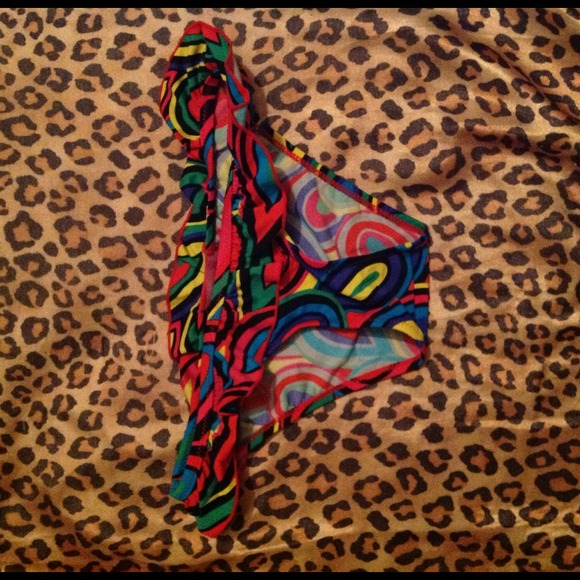 Adorable never worn bikini bottoms - Picture 1 of 3