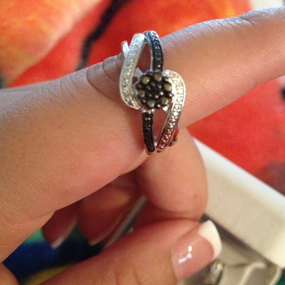 Black and White diamond set - Picture 2 of 4