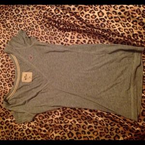 Gray hollister vneck