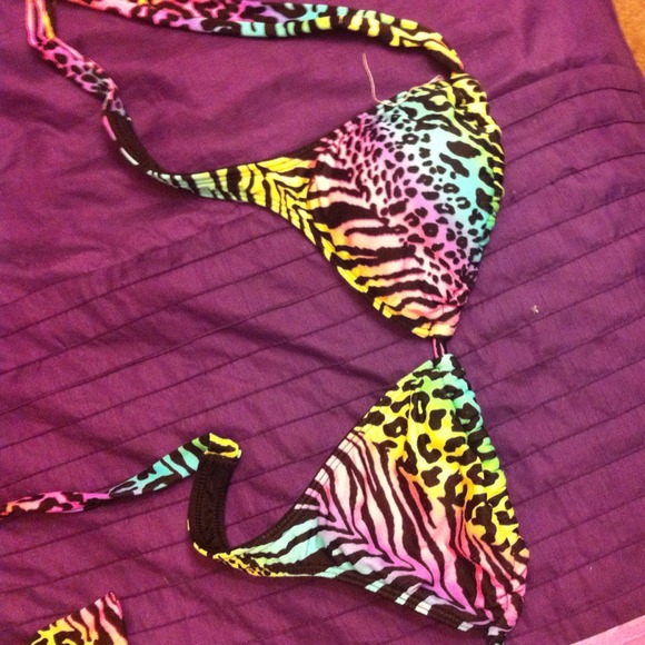 Beautiful cute Billa Bong Bikini (REVERSABLE)
