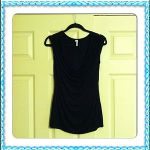 💢Bundled💢Black sleeveless Maurices top. Size M.
