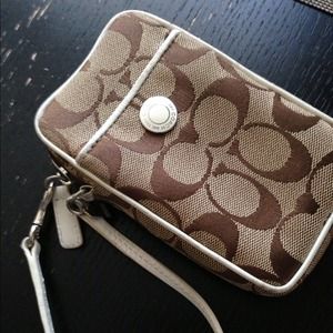 💯% Authentic Coach Cell Phone case!