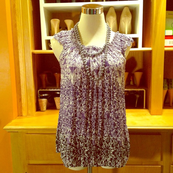 💢💢SOLD💢💢 Cute Sleeveless Top- Medium