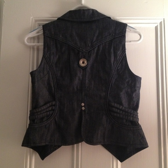 ⛔Bundled⛔Denim vest💙 - Picture 2 of 3