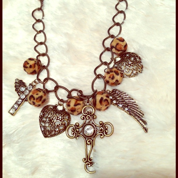 Jewelry - 🎉🎉HOST PICK🎉🎉 8/5 Country/rock glam necklace