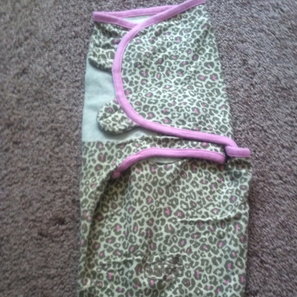 Cheetah Swaddle Velcro *BRAND NEW - Picture 1 of 2