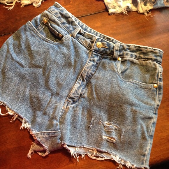 Bow Pocket 🎀 Vintage High Waisted Shorts - Picture 2 of 2