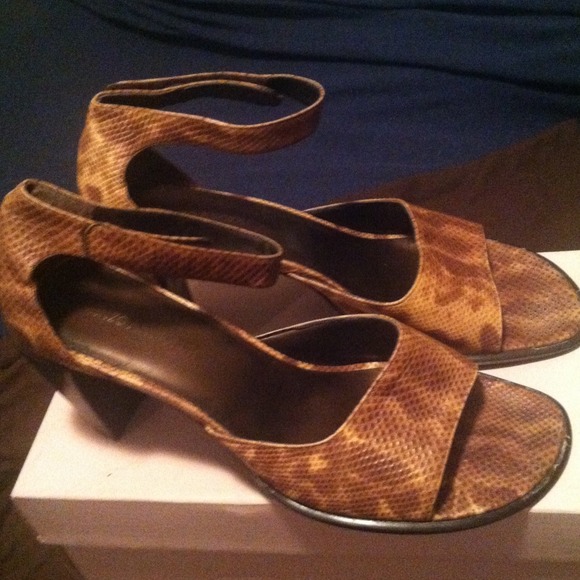 ****sold**** Enzo brown snake inspired sandal