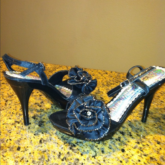 Black Heels w/studded flowers