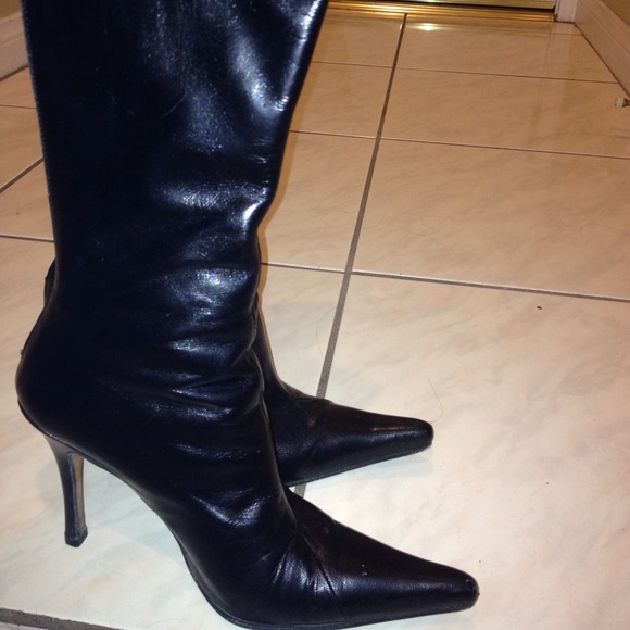 SOLD -Charles David ~ knee high boots ~