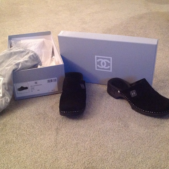 🔸SOLD🔸Authentic Chanel black suede clogs