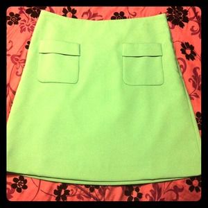 💟REDUCED!💟 NWOT Green Front Pocket Skirt