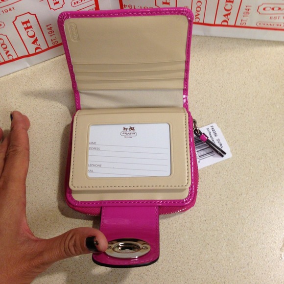 Pink authentic coach wallet - Picture 3 of 4