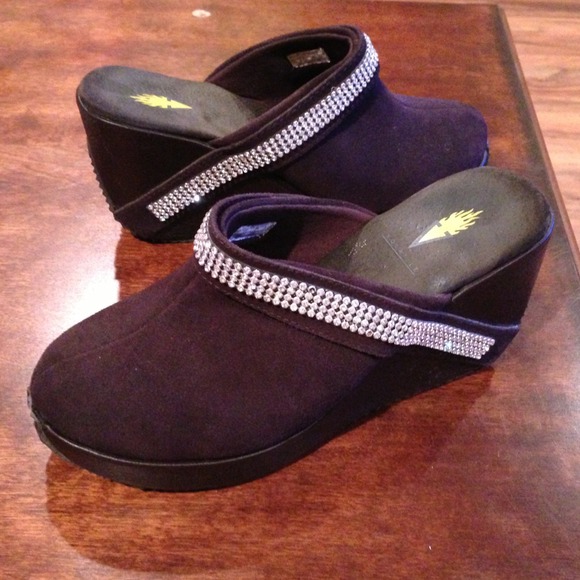 Volatile studded clogs - Picture 2 of 3