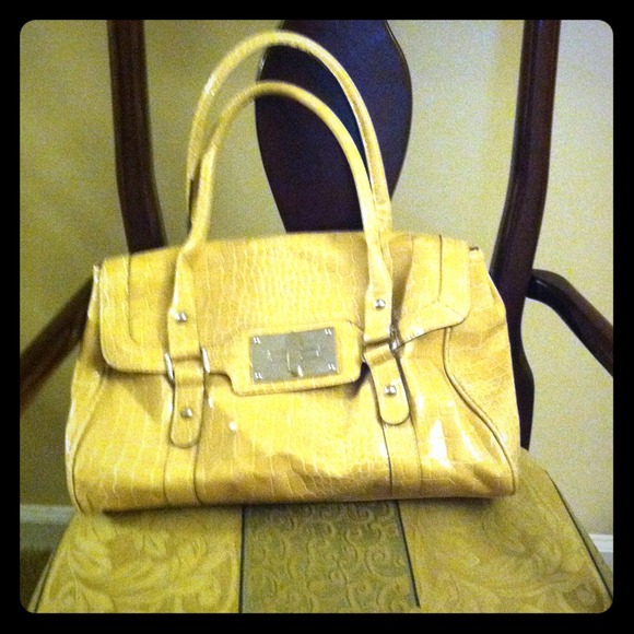 Nude XOXO purse