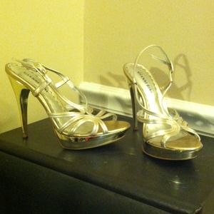 Gold and silver Gianni Bini heels
