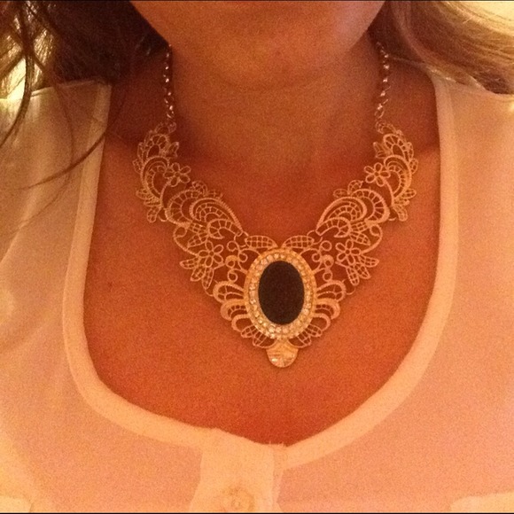 Goldtone Statement Necklace-Green Crystal Pendant - Picture 2 of 2