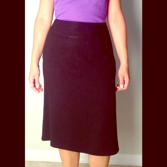*Reduced!*. BR Black hi/lo tulip skirt