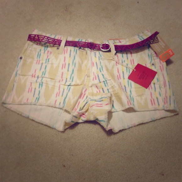 💥Sold💥✨Reduced!✨Brand new! Hippie style shorts