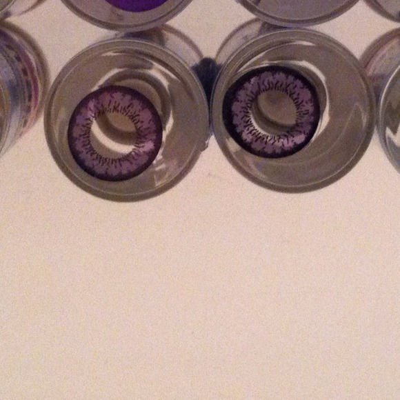 Natural Violet Contacts