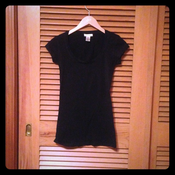 *** SOLD *** Plain Blk Scoop Neck Ctn T-Shirt (XS)
